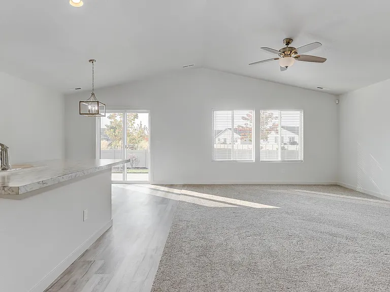 3421 W Charlene St — Photo 11