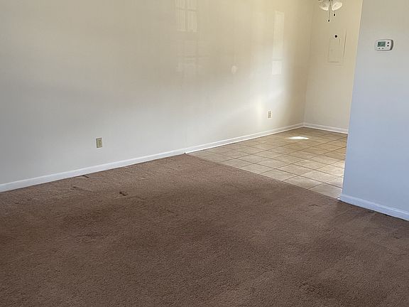 3rd image of 624 Cross Lanes Dr APT 7