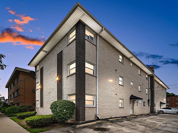 2nd image of 33 Rockford Ave APT 2W