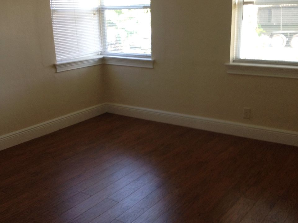 1st image of 1541 NE 32nd Ct