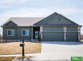1903 Meadowlark Ln, Bellevue, NE 68123