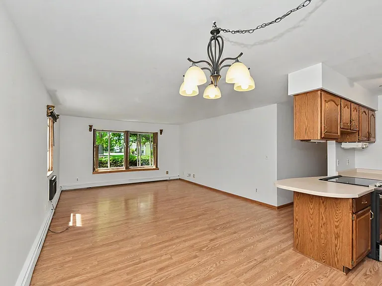 5700 W Wahner Ave #101 — Photo 3