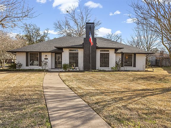 2nd image of 403 Muskrat Pl