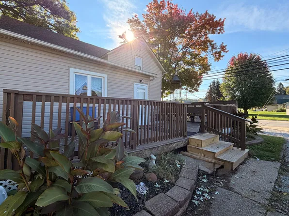 1379 Killian Rd, Akron, OH 44312