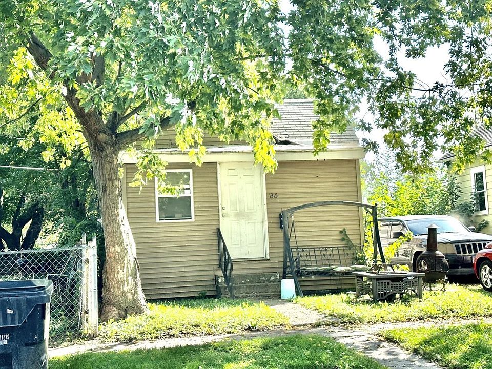 2nd image of 1315 Ewing St