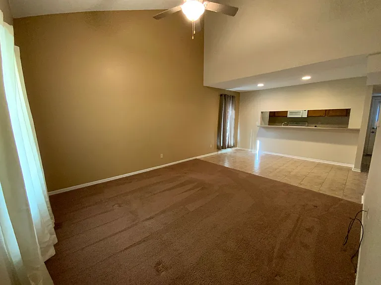1605 Steamboat Ln — Photo 46