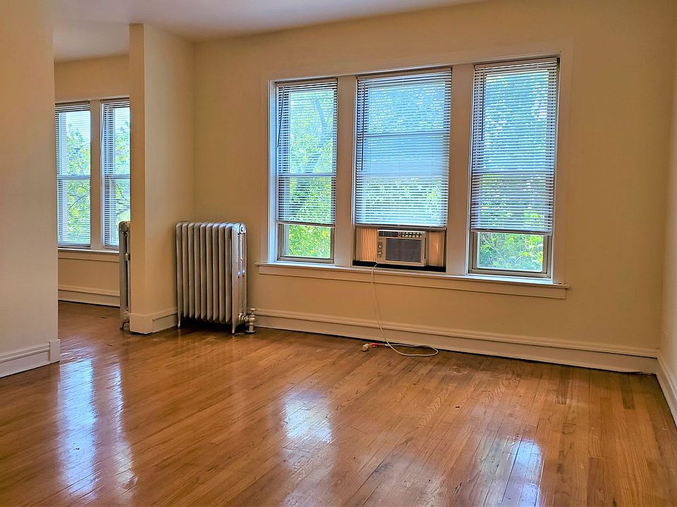 1st image of 1066 W Cornelia Ave #2