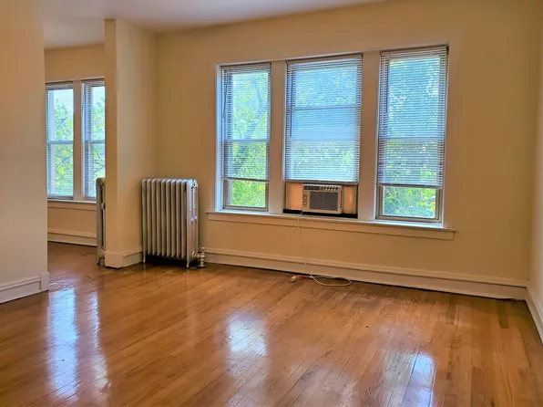 1066 W Cornelia Ave #2, Chicago, IL 60657