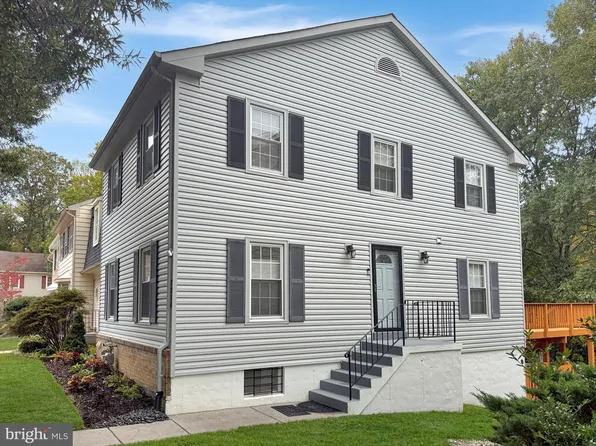 7310 Eggar Woods Ln, Springfield, VA 22153