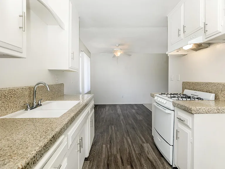 Glenwood Apartment Homes — Photo 19