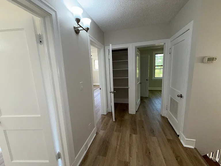 450 Rutherford Ave — Photo 16
