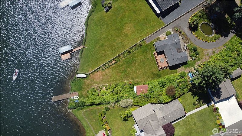 2nd image of 5104 NW Sammamish Road
