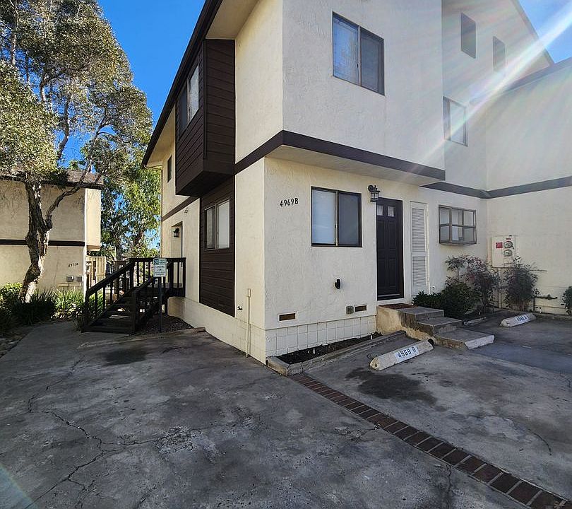 1st image of 4969 Vista Pl #B