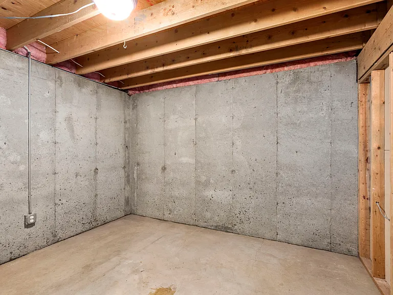 1702 Dora St — Photo 45