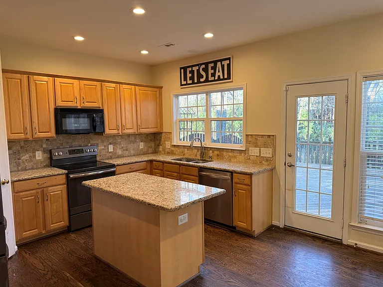 9530 Oswald Ln — Photo 19