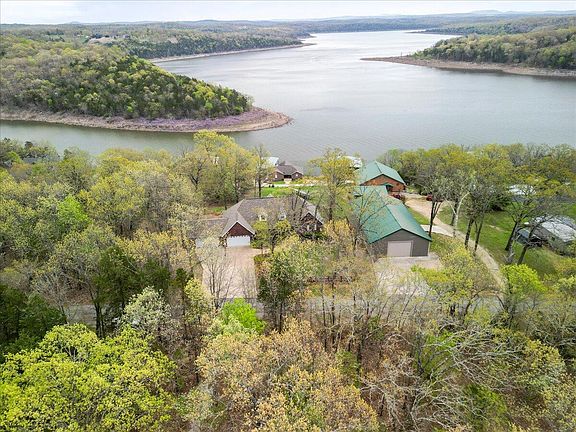 3rd image of 434 Beachwood Drive
