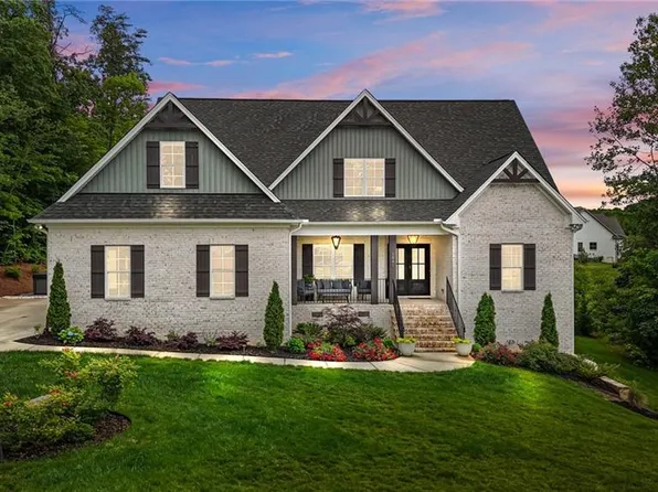 1001 Sarah Dr, Summerfield, NC 27358