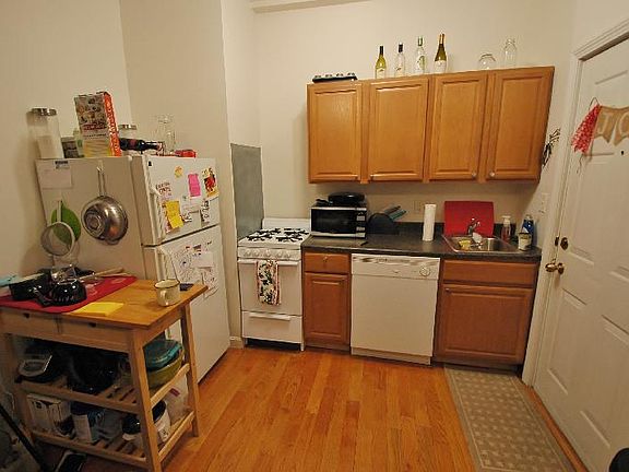 3rd image of 58 Westland Ave APT 7