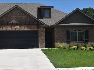 3050 E Greystone Dr, Fayetteville, AR 72764