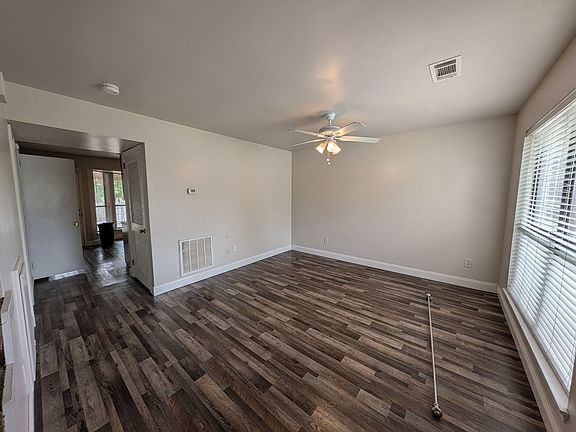 3rd image of 5545 Saint James St