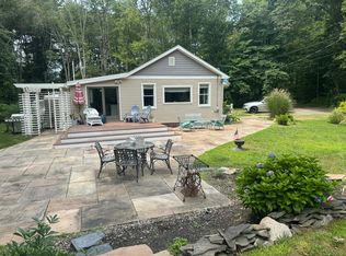 18 Meadowbrook Ln #1, Mattapoisett, MA 02739