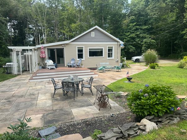 18 Meadowbrook Ln #1