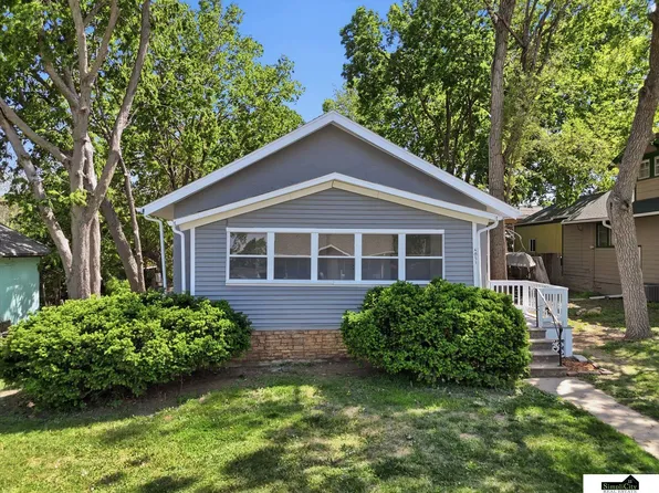 4851 Hillside St, Lincoln, NE 68506