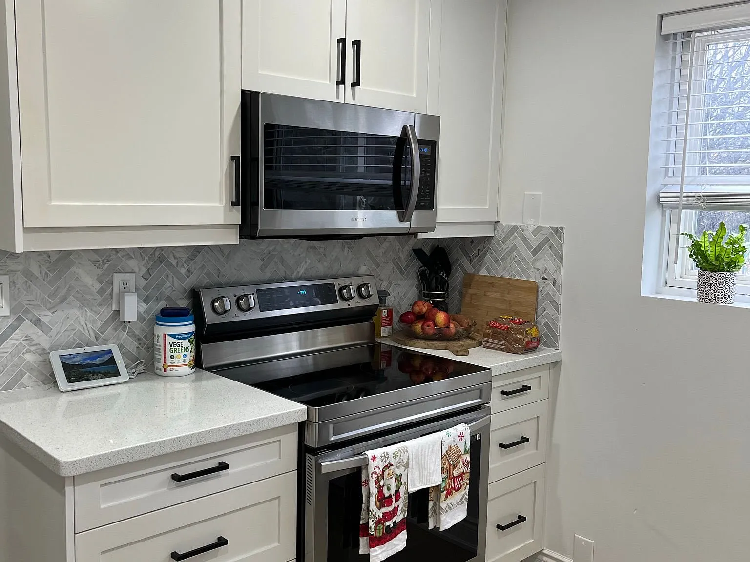 3 bed, $3,200 — Photo 2