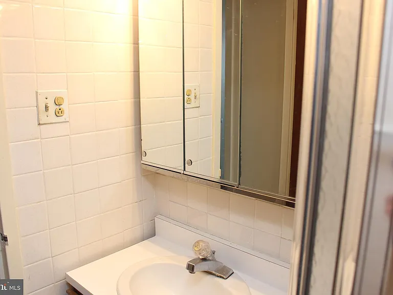 1030 E Lancaster Ave #111 — Photo 14