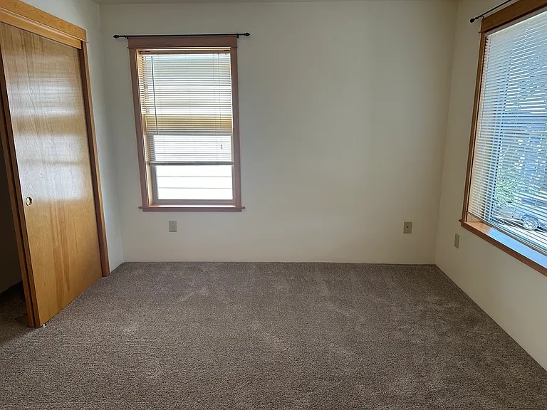 38 Logan Way — Photo 11