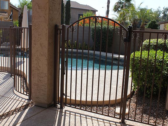 4th image of 2292 E Torrey Pines Pl