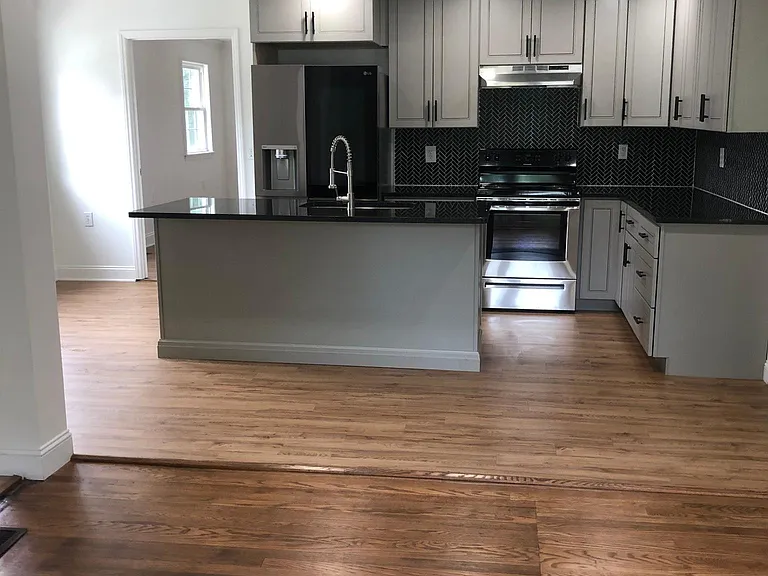 107 Crane Ave — Photo 38