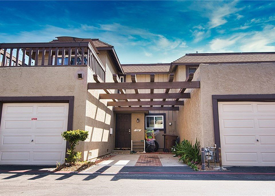 1st image of 214 Hillcrest Dr