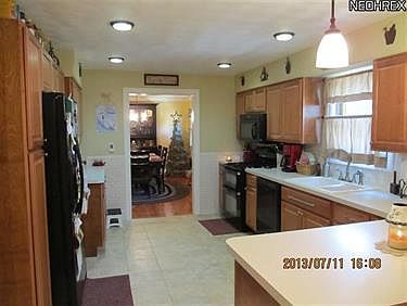 3rd image of 335 Imperial Dr