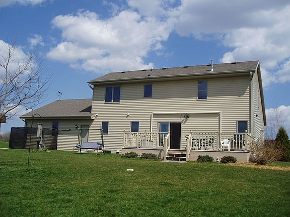 2nd image of W2054 Summer Hill Dr