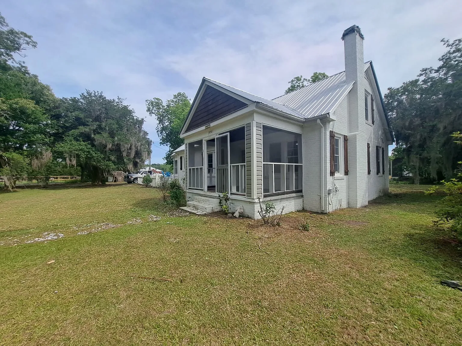 4 bed, 2300 sqft, $2,750 — Photo 2