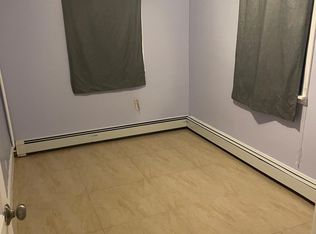 3216 Country Club Rd, Bronx, NY 10465