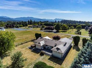 101 Stares Ln, Sequim, WA 98382
