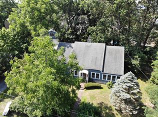 10 Shore Oaks Dr, Stony Brook, NY