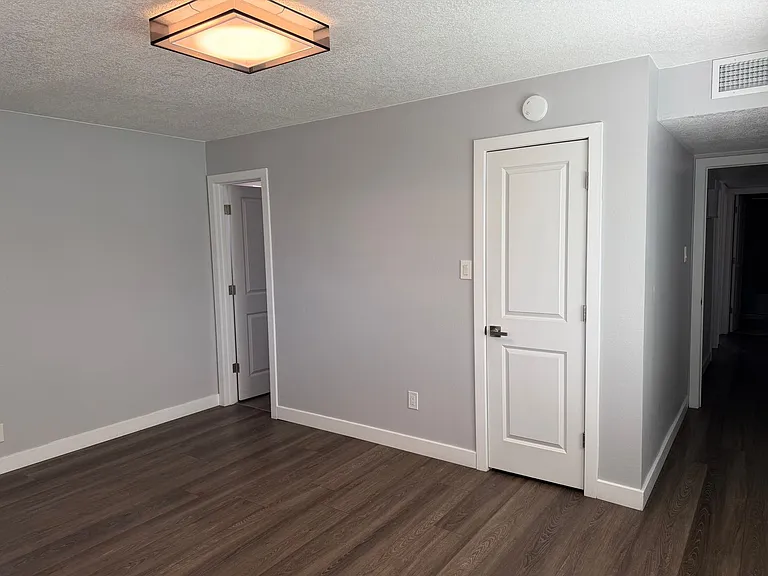 12013 Kashmir St NE — Photo 12