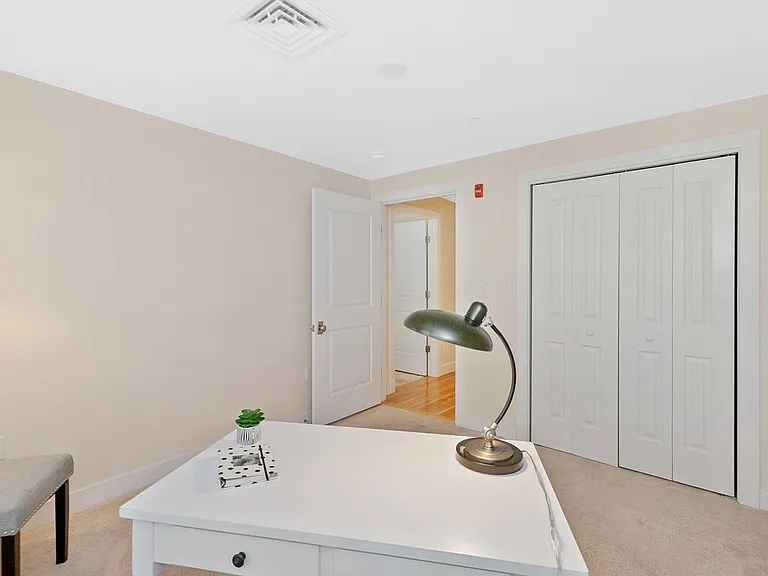 321 Hammond Pond Pkwy #106 — Photo 10