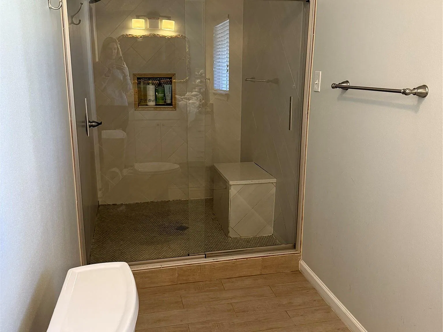 3 bed, 2.0 bath, 1770 sqft, $3,900 — Photo 3