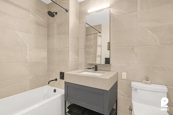 Rented by REZI | media 6