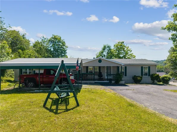 597 Valley View Dr, Donegal, PA 15628