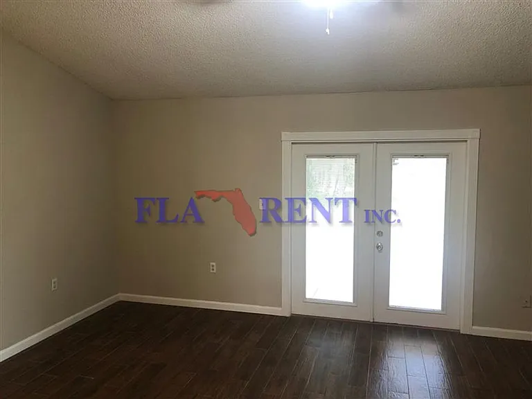 2820 Beckwith St — Photo 6