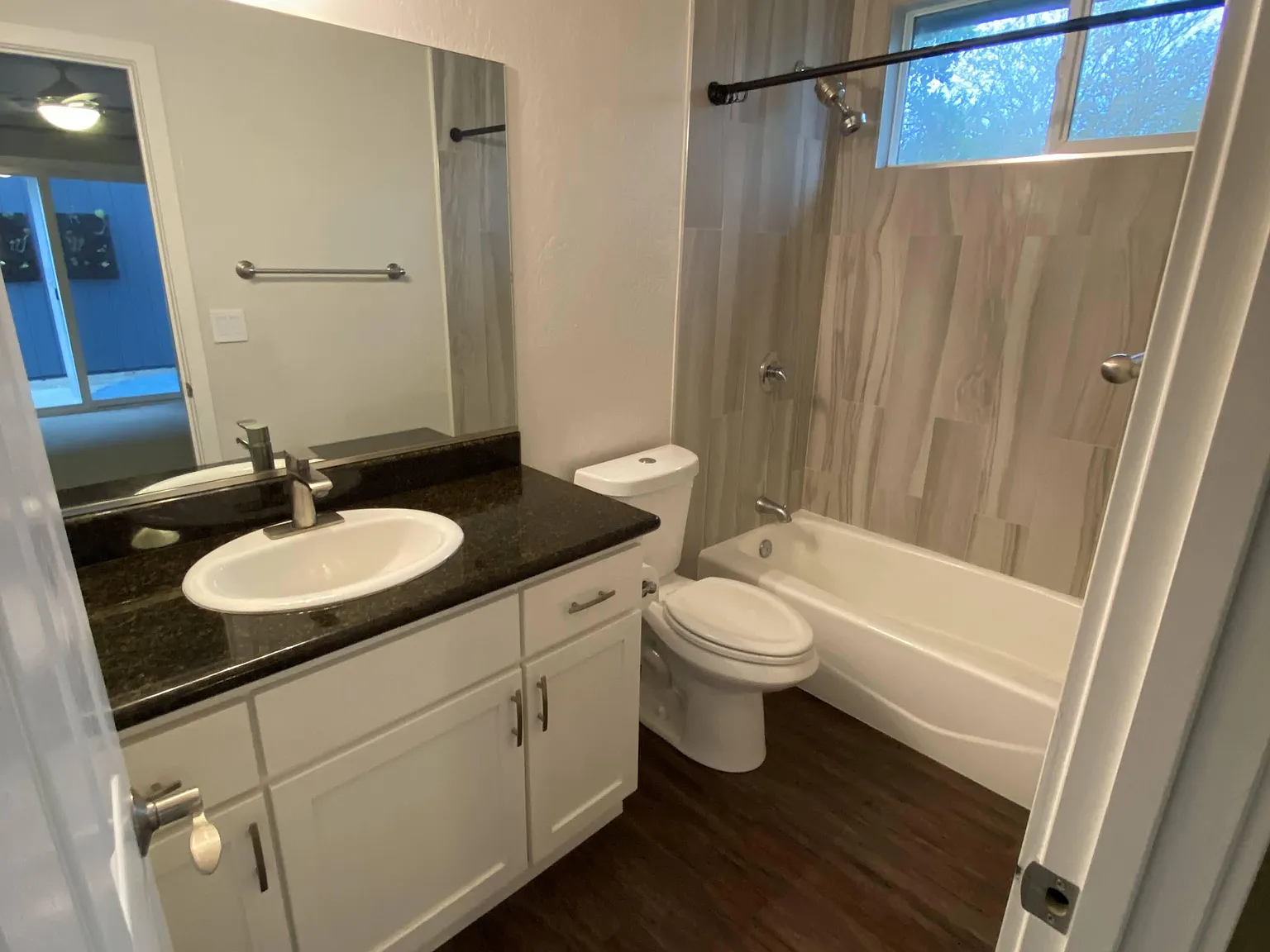 3 bed, 1470 sqft, $1,300 — Photo 4