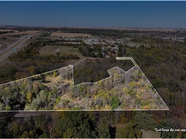 302 Silver Creek Rd, Dewitt, IA 52742