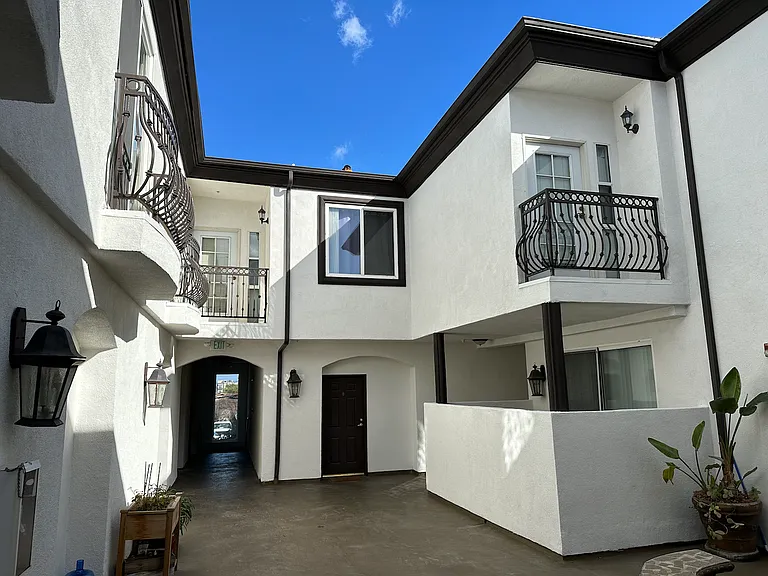 5330 Satsuma Ave — Photo 19