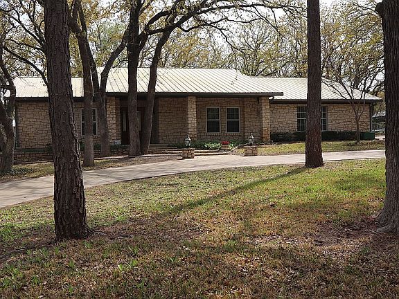 1120 Briarwood Front