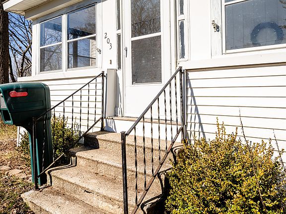 3rd image of 203 Bradley St